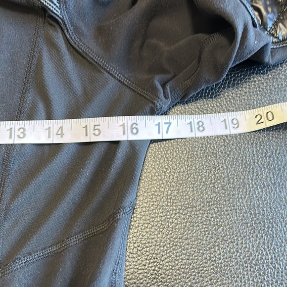 LULULEMON Run Ice Queen Long Sleeve Shirt Black Quilted Sz S - Picture 12 of 14